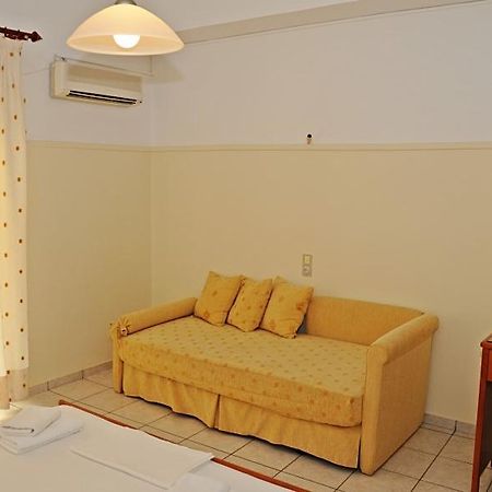 德尔菲尼住宿加早餐旅馆 塞奥洛戈斯 外观 照片